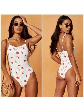 Charlie Holiday Valentine Swimsuit In White Floral
